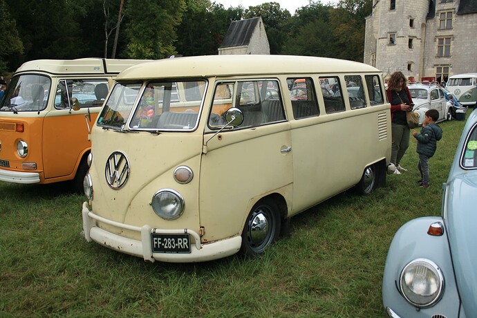 200830 - VW Castle party (49)