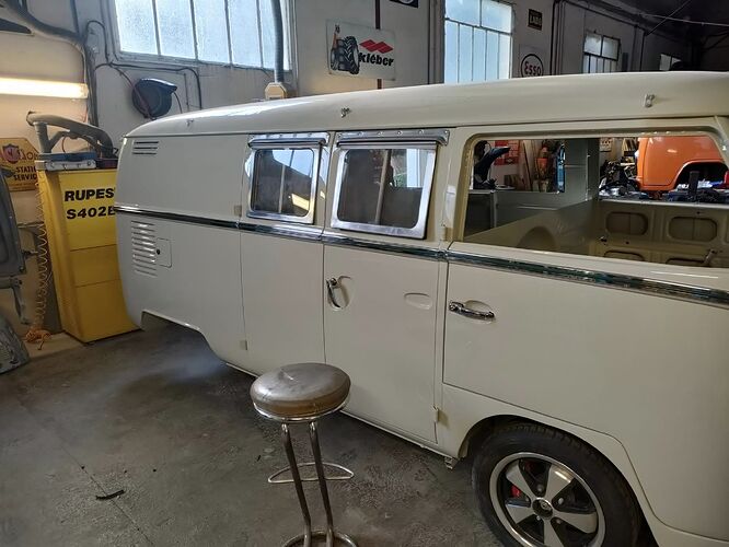 39  21 05 24 split Rivi Alain T 11