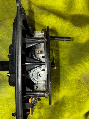 vis palière manquante