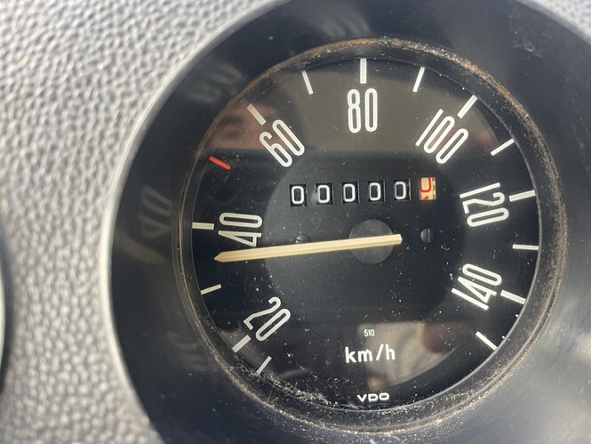 4E26BBE5-6303-4493-BA2F-73B1E1B2BDC7_1_105_c