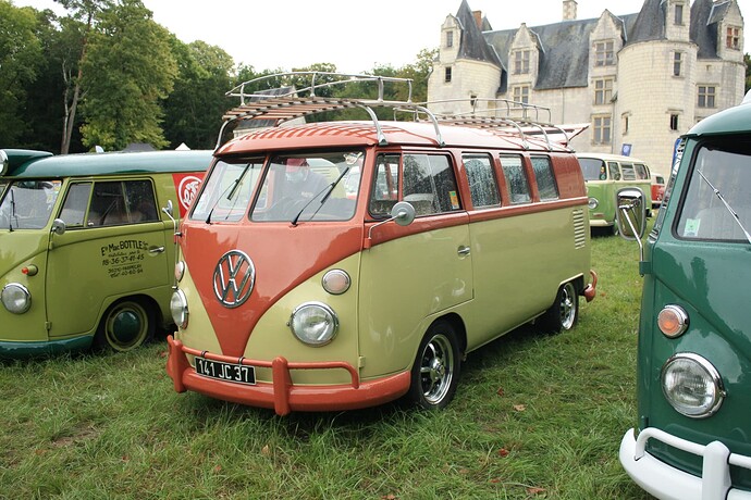 200830 - VW Castle party (45)