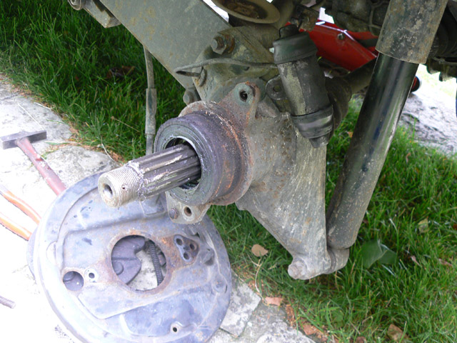 2- enlever tambour, garnitures et cylindre de roue et moyeux